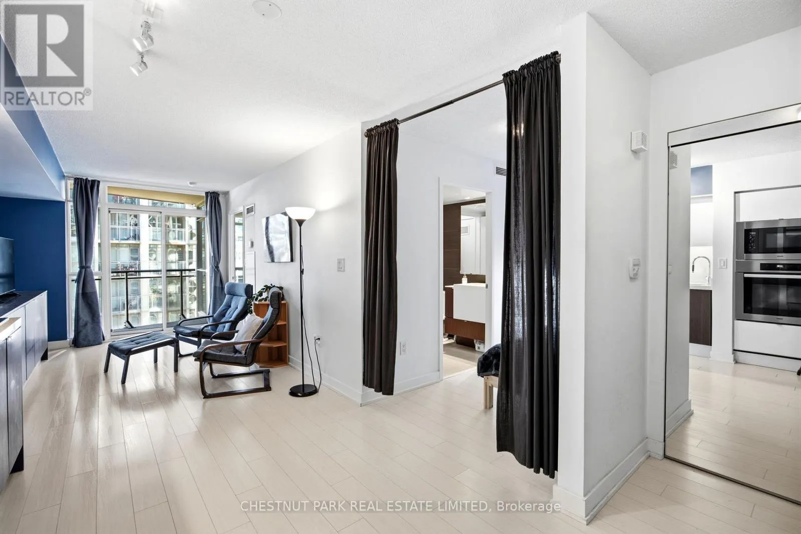 727 - 21 ICEBOAT TERRACE
