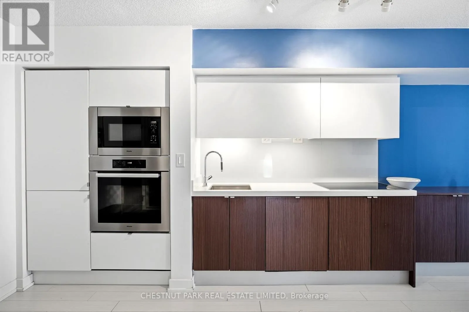 727 - 21 ICEBOAT TERRACE