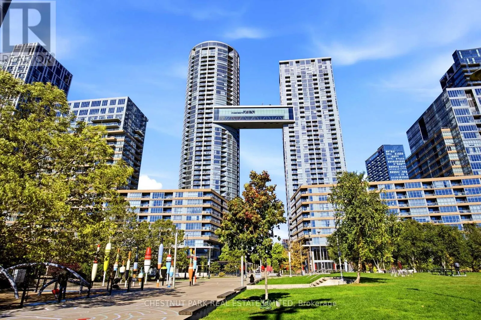 727 - 21 ICEBOAT TERRACE
