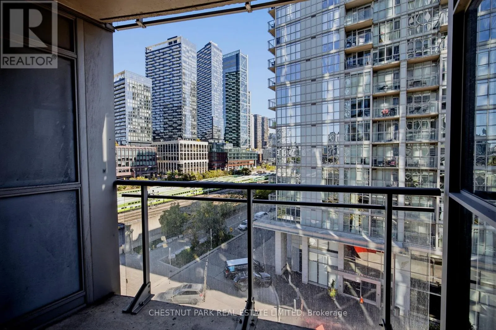 727 - 21 ICEBOAT TERRACE