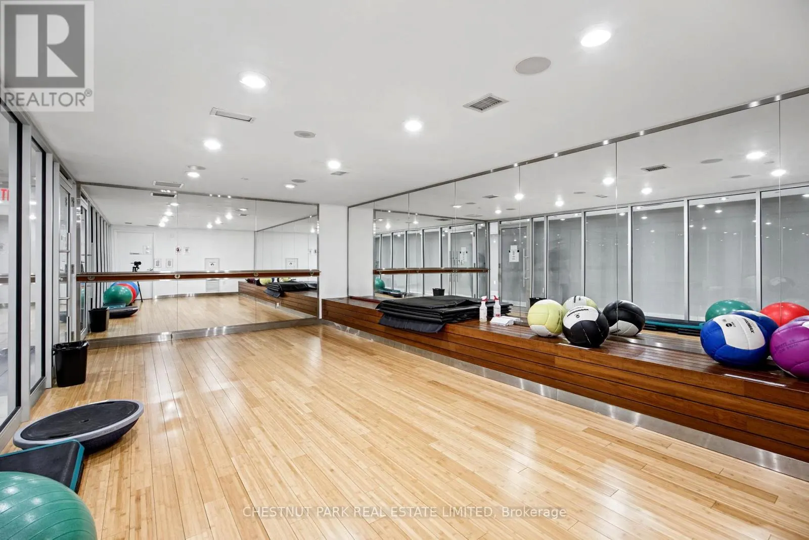 727 - 21 ICEBOAT TERRACE