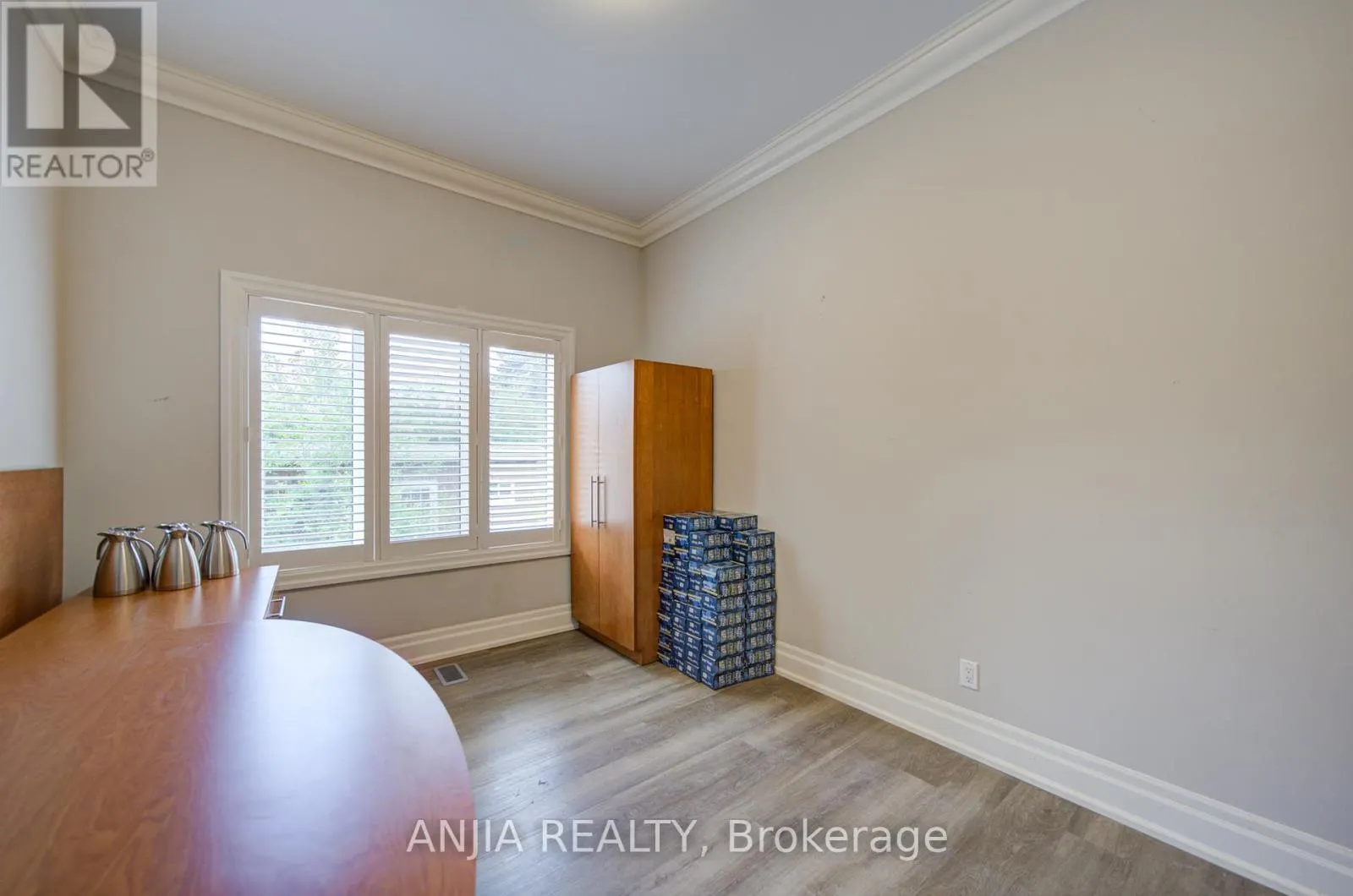 2652 VICTORIA PARK AVENUE