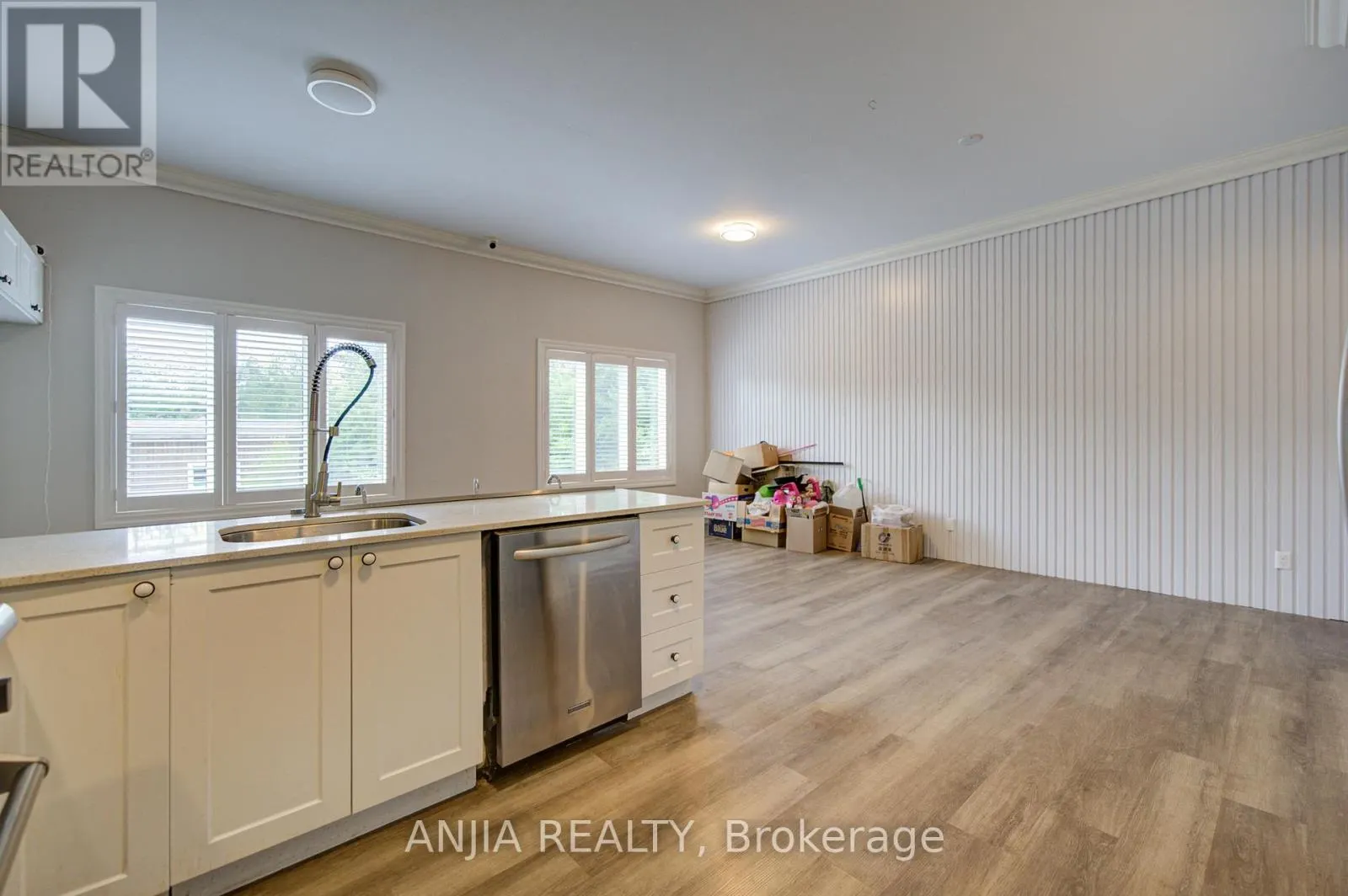 2652 VICTORIA PARK AVENUE