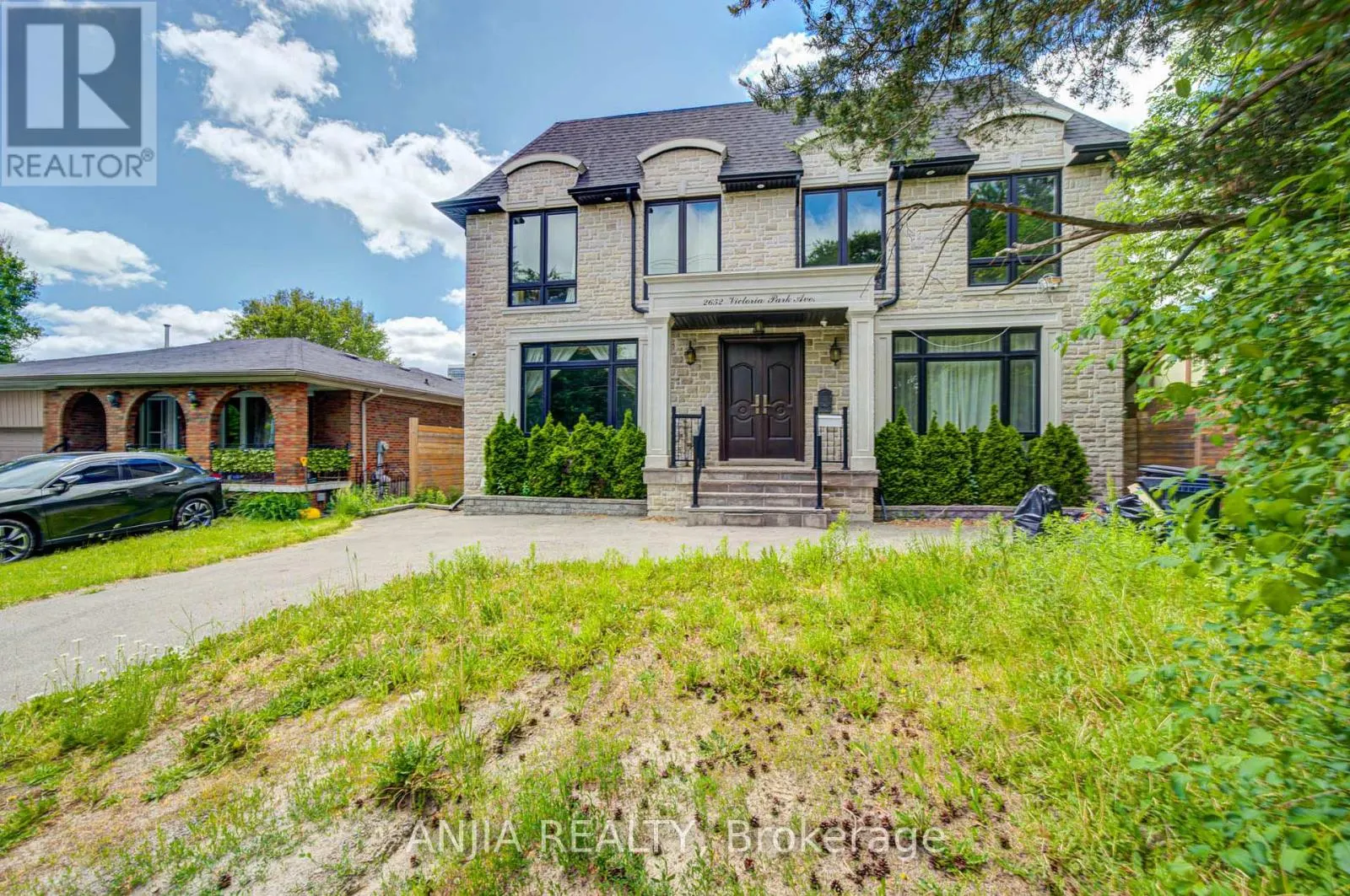 2652 VICTORIA PARK AVENUE