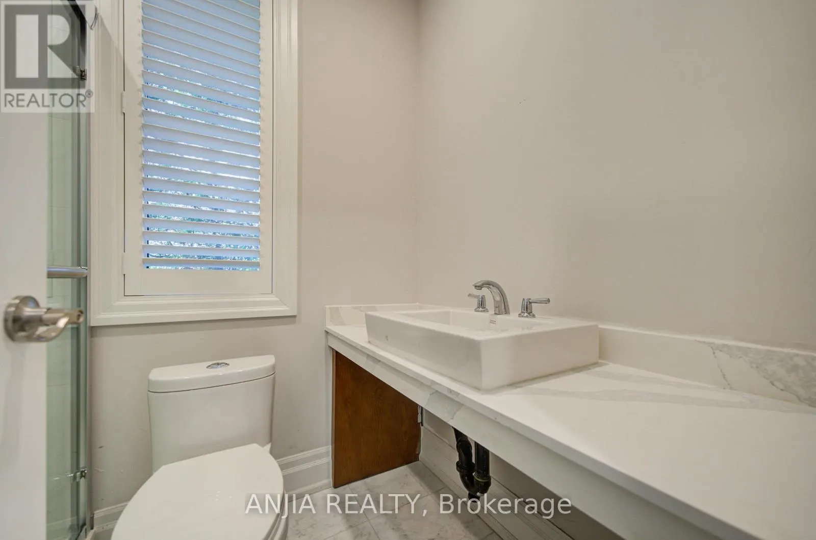2652 VICTORIA PARK AVENUE
