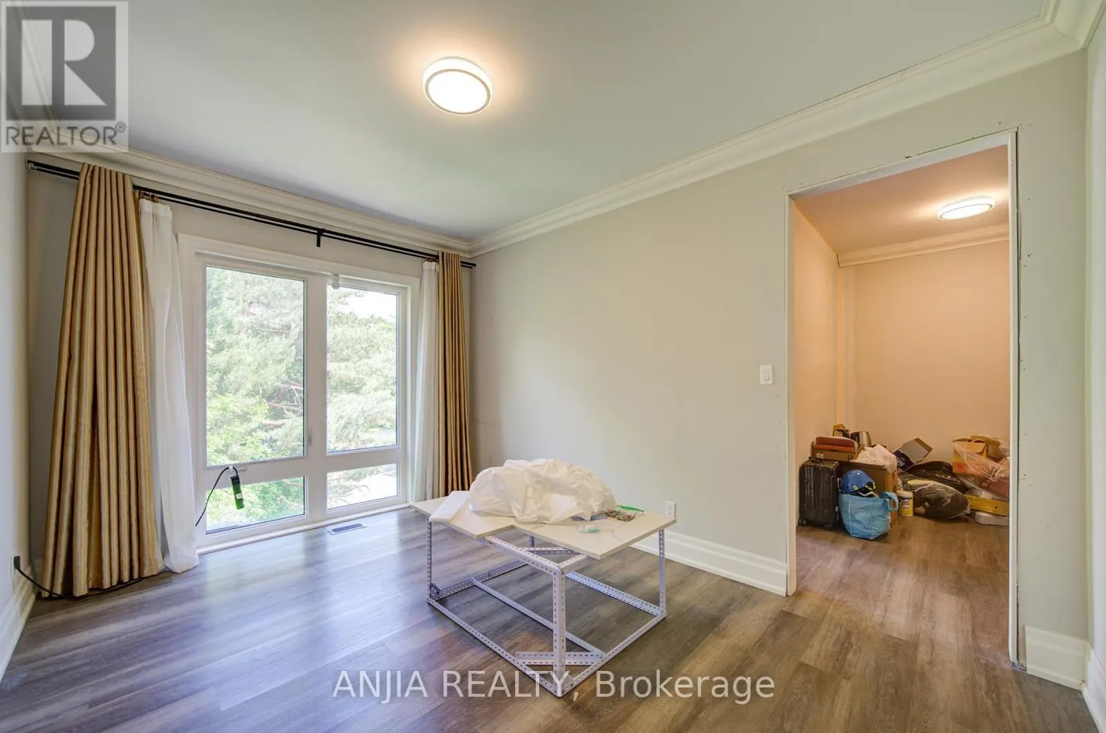 2652 VICTORIA PARK AVENUE