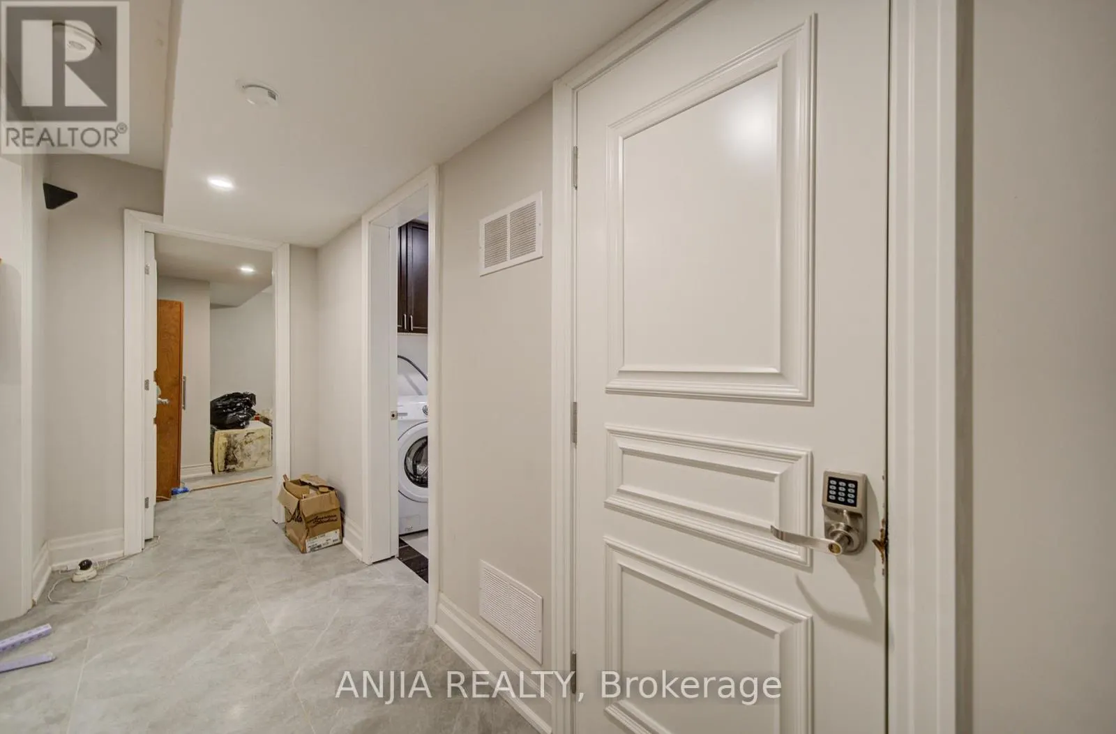 2652 VICTORIA PARK AVENUE