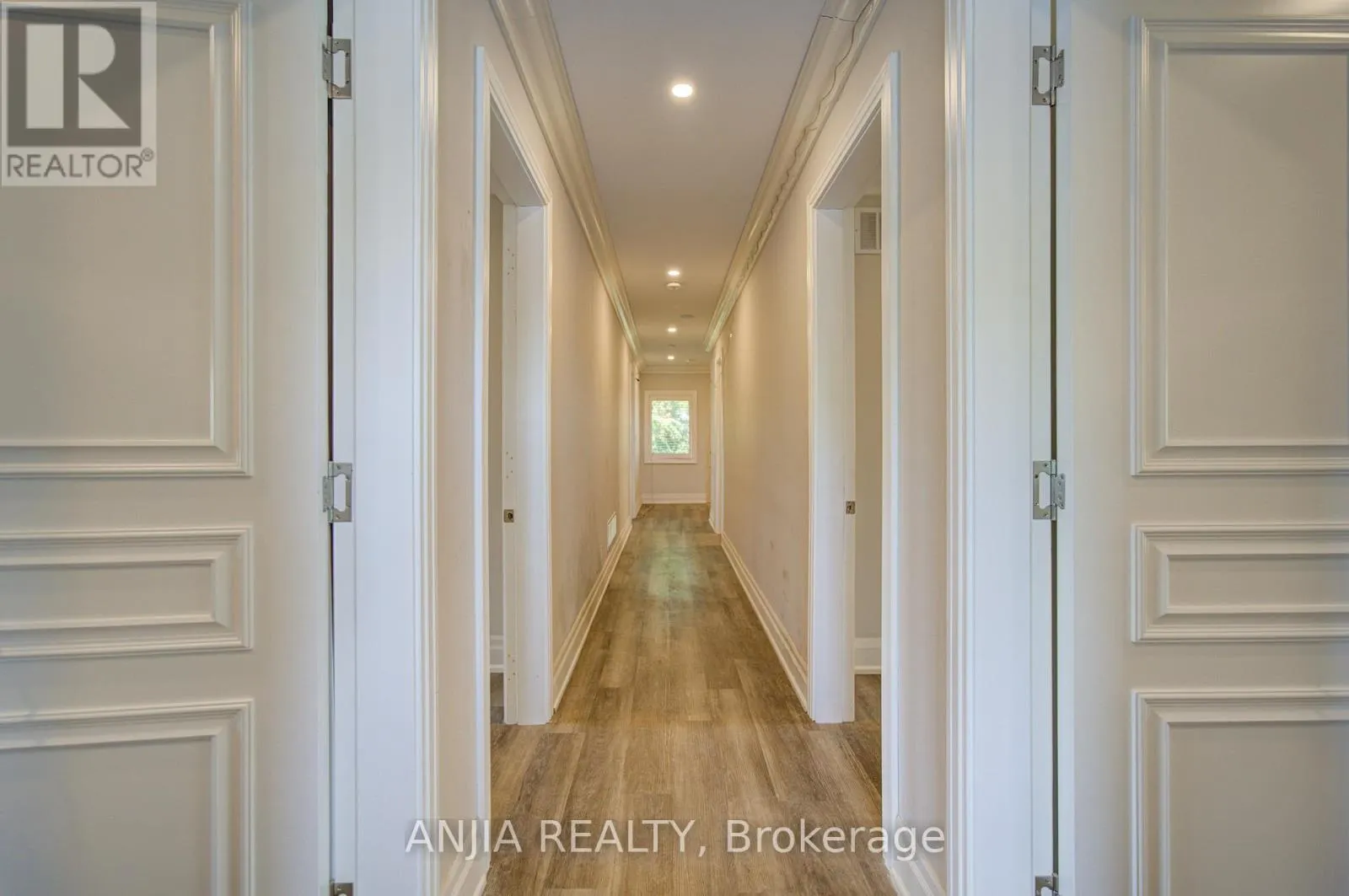 2652 VICTORIA PARK AVENUE