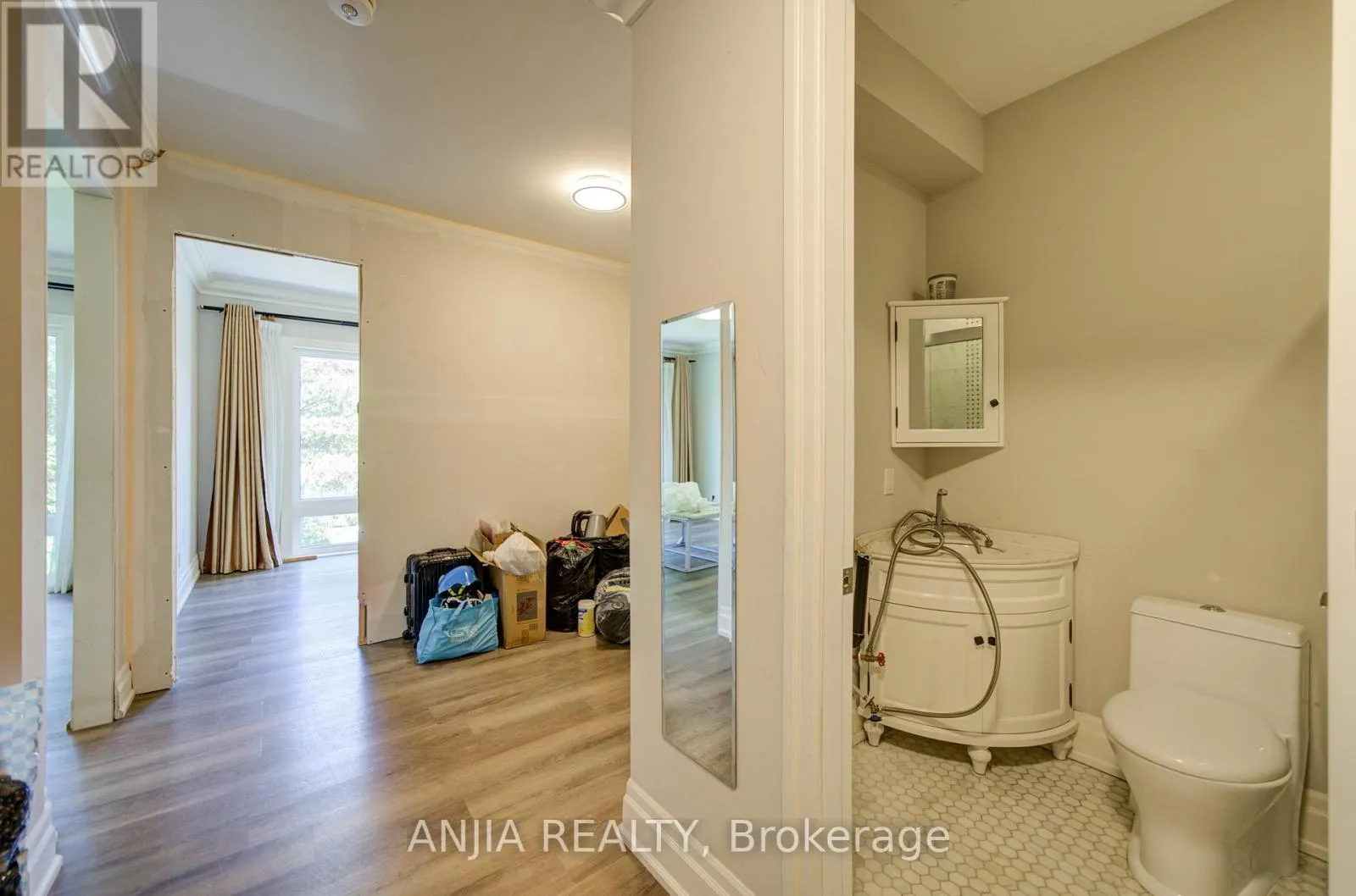 2652 VICTORIA PARK AVENUE