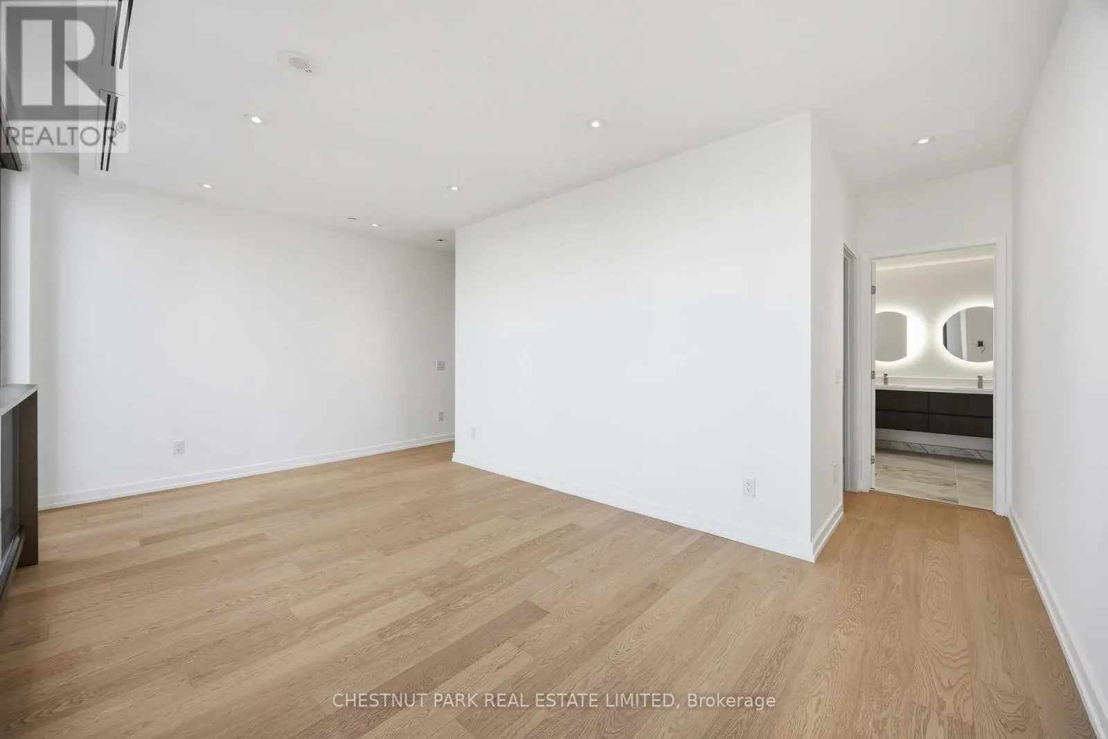 1402 - 1315 BAY STREET