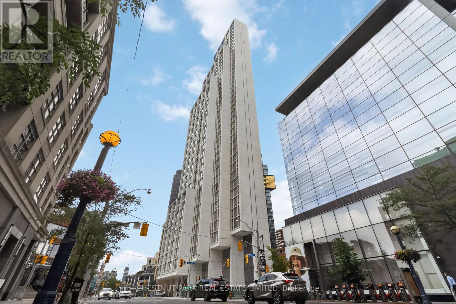 1402 - 1315 BAY STREET