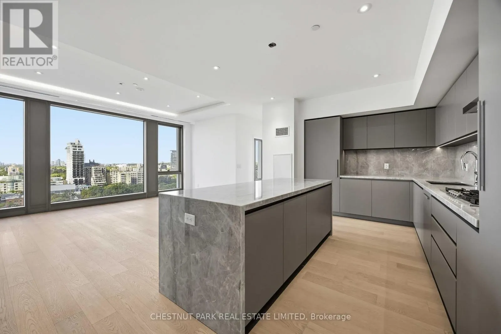1402 - 1315 BAY STREET