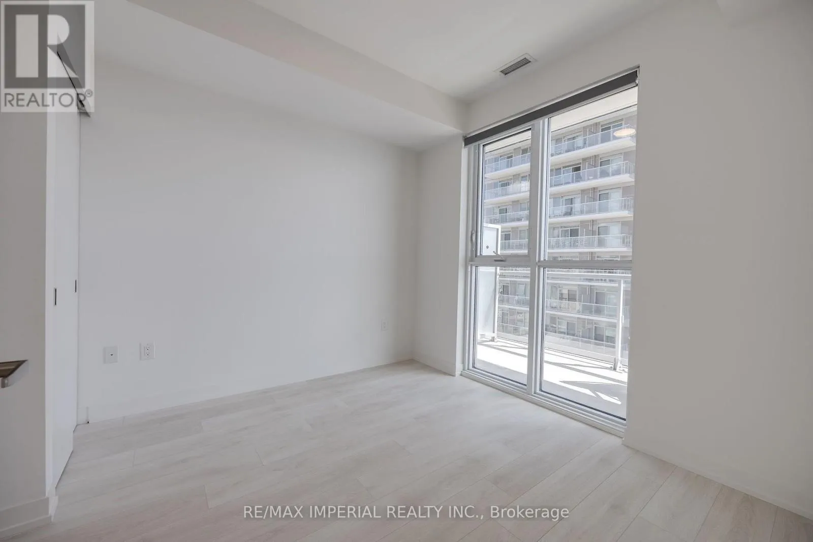 3001 - 15 LOWER JARVIS STREET