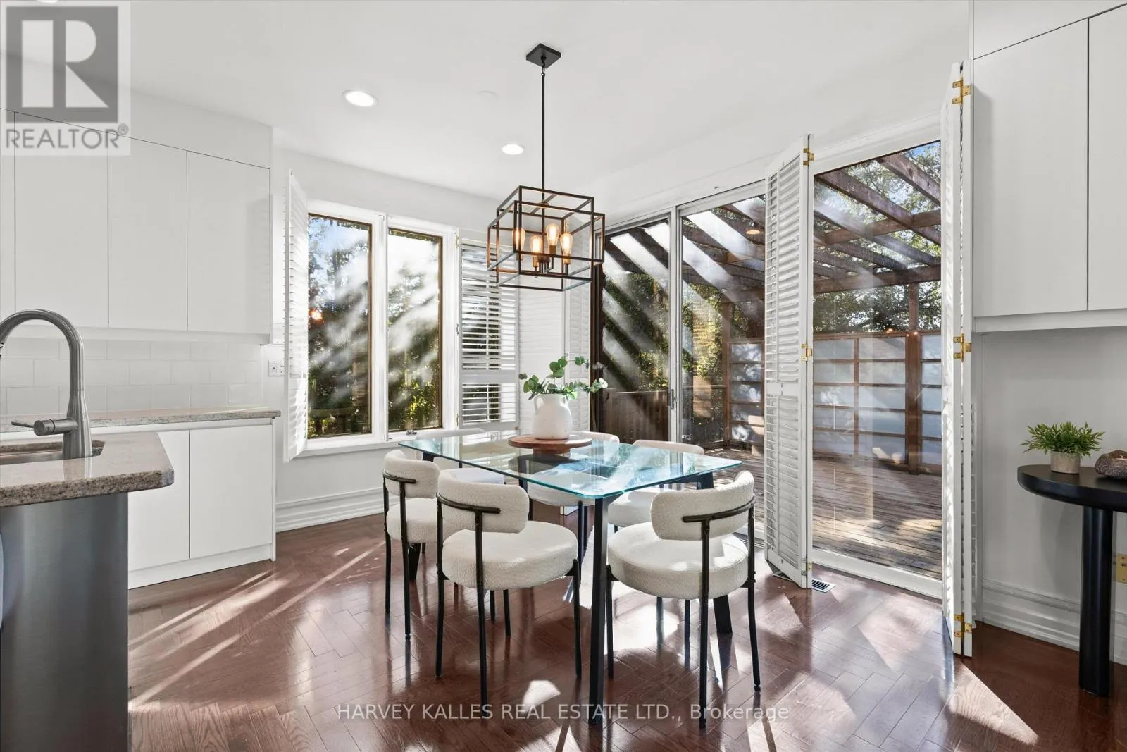 111 LAURELCREST AVENUE