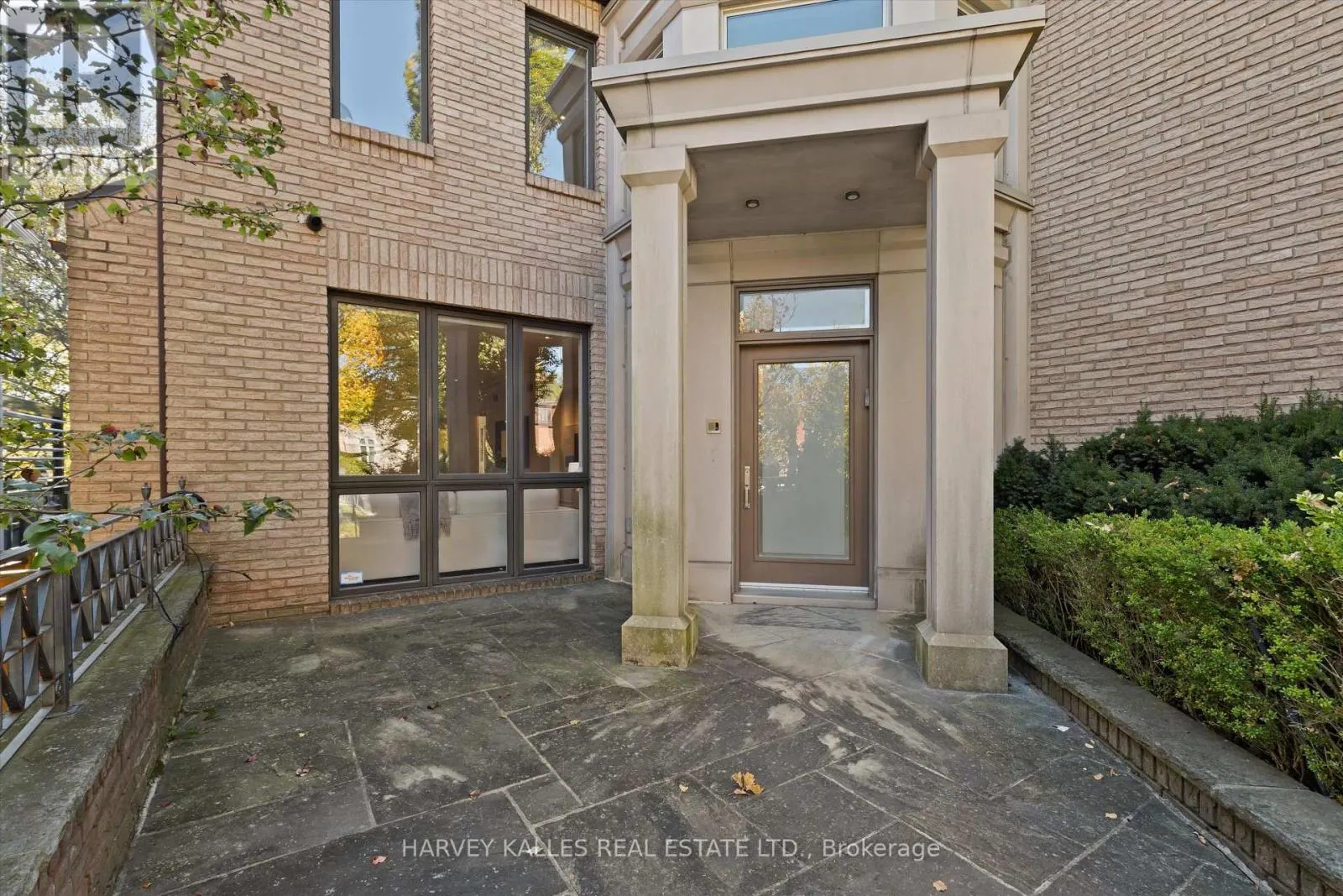 111 LAURELCREST AVENUE