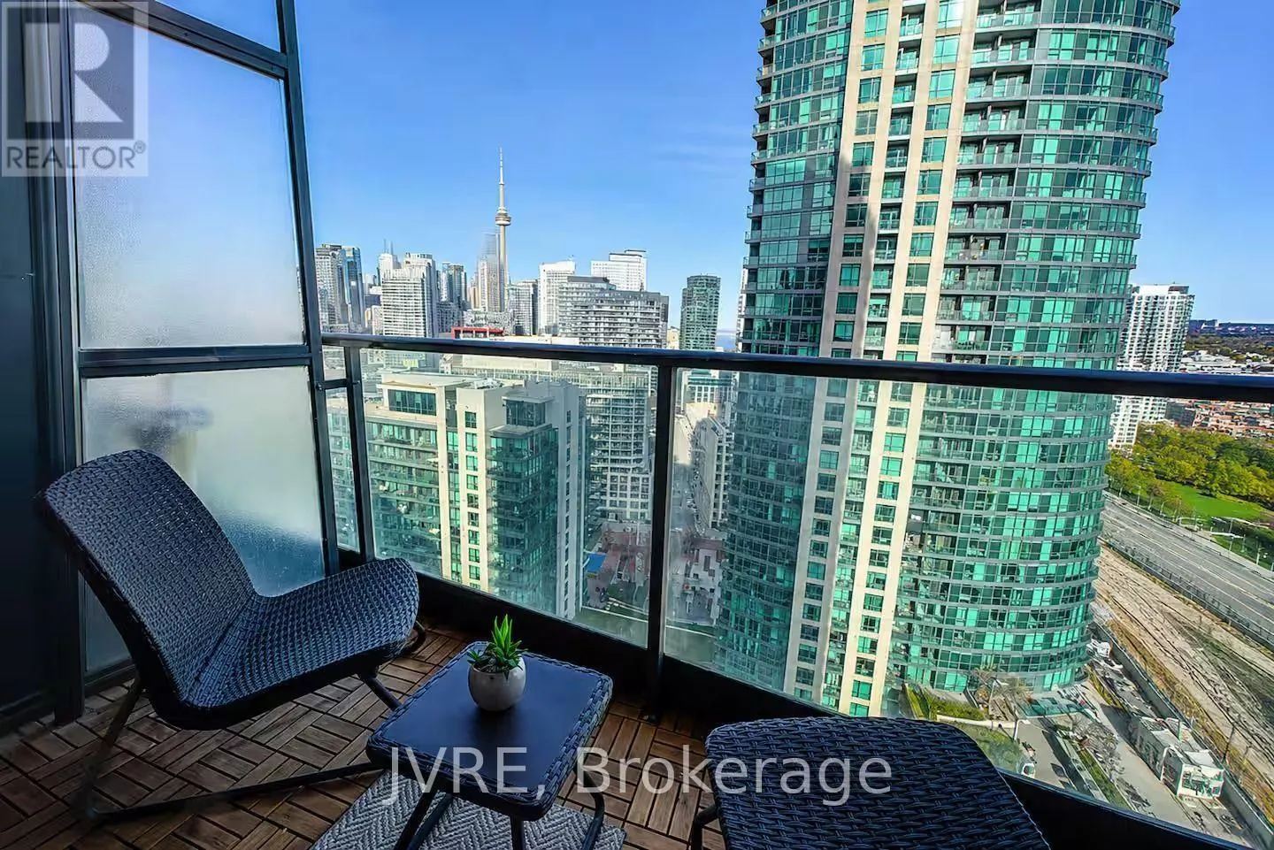 2206 - 219 FORT YORK BOULEVARD