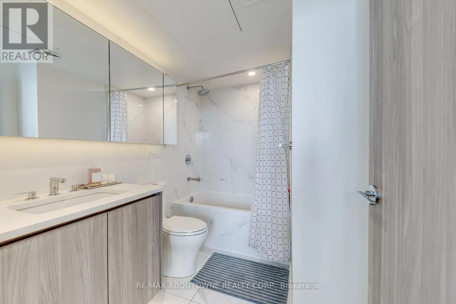 1706 - 27 MCMAHON DRIVE