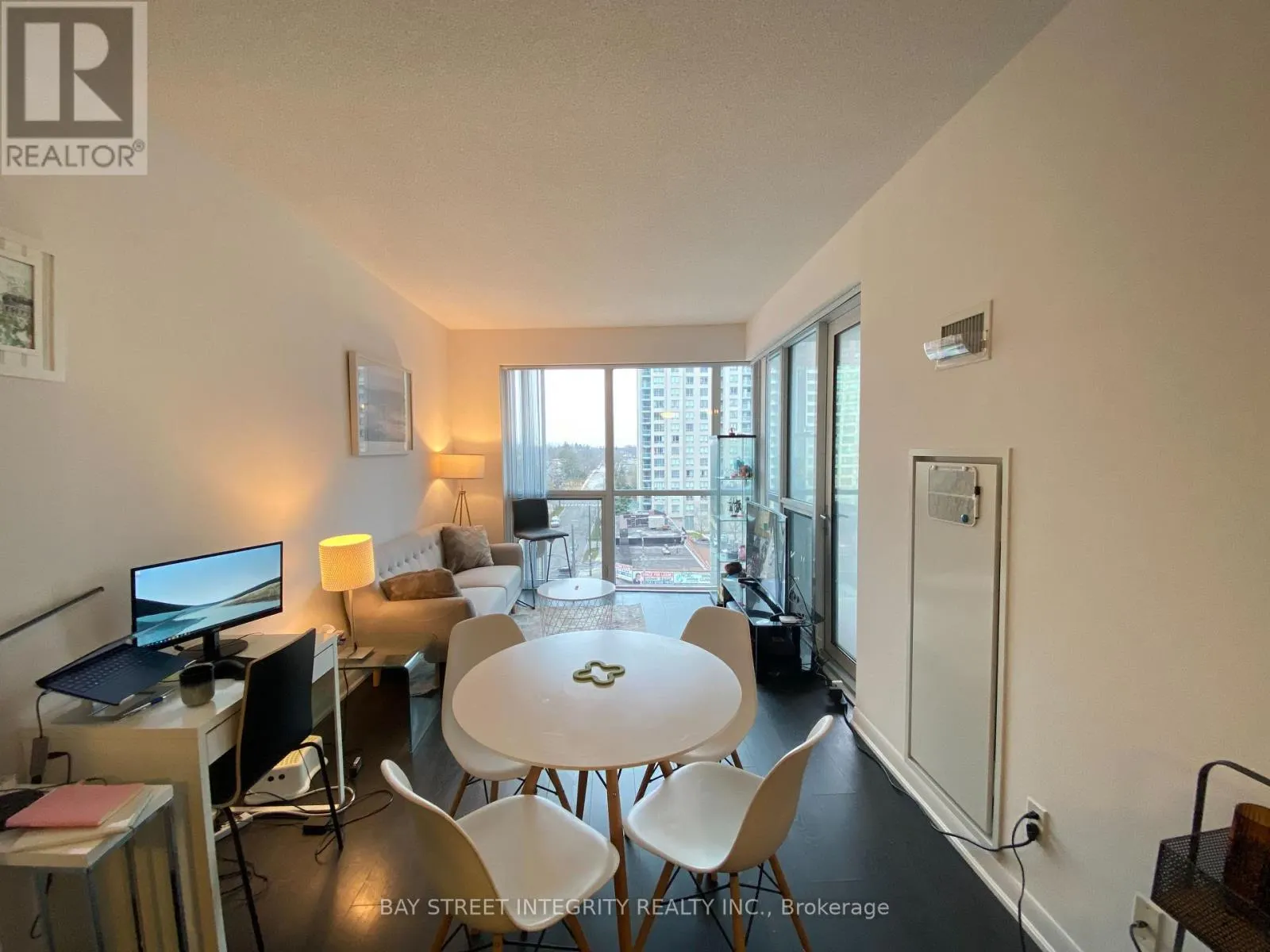 307 - 5168 YONGE STREET