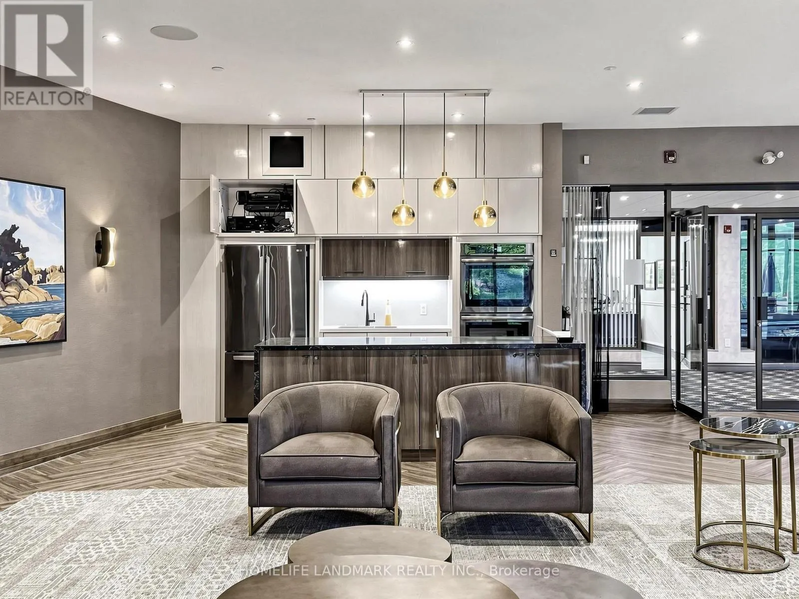 102 - 1555 FINCH AVENUE E