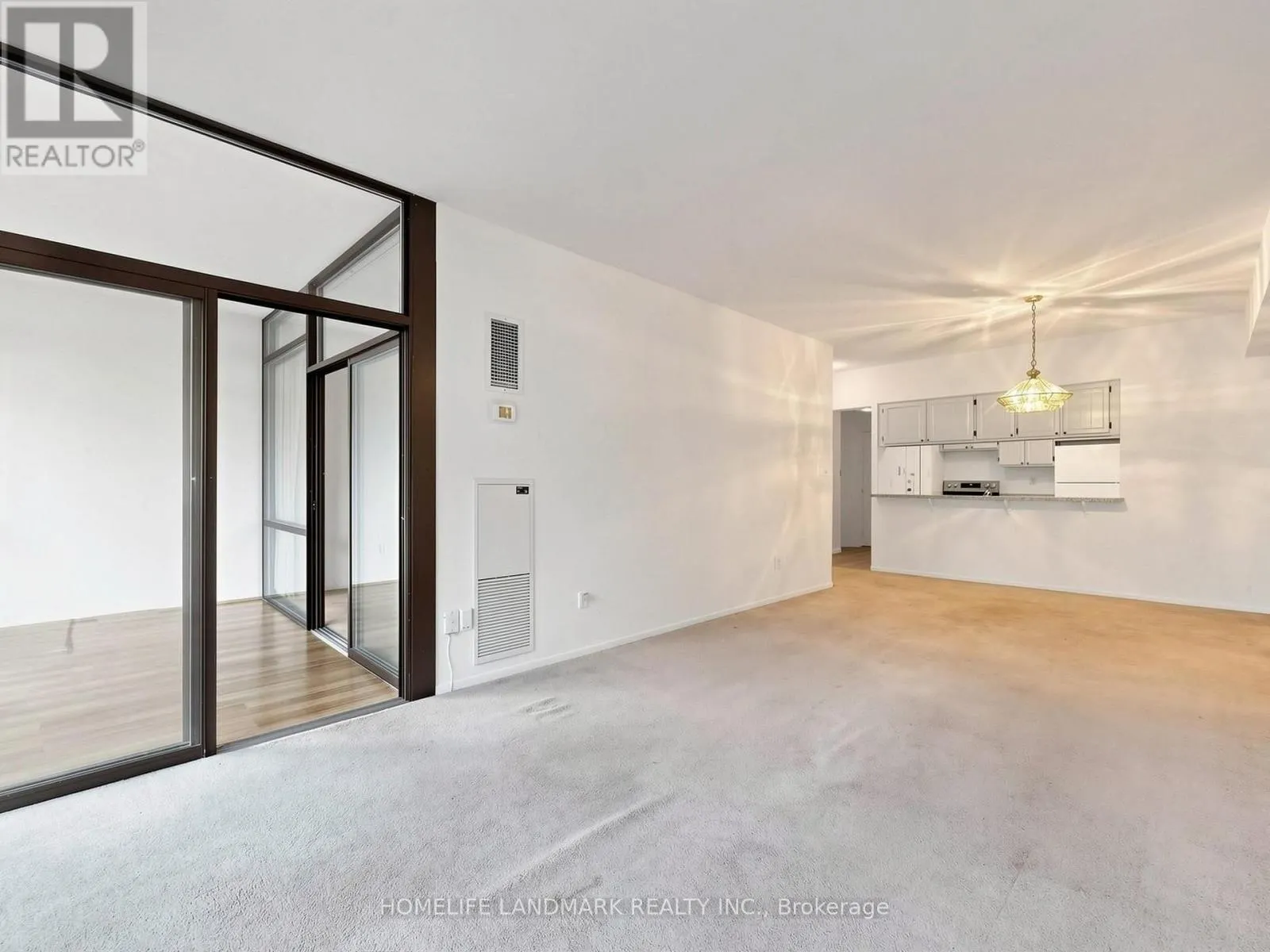 102 - 1555 FINCH AVENUE E