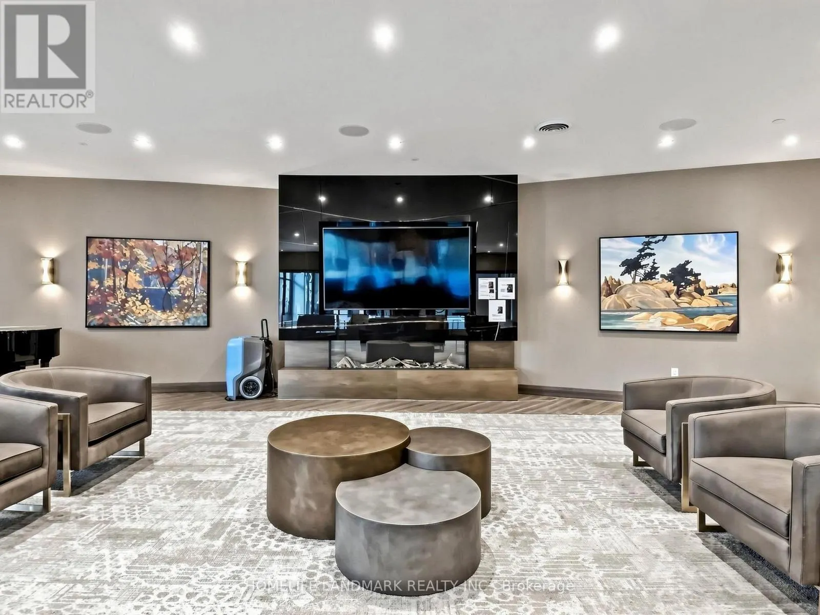 102 - 1555 FINCH AVENUE E