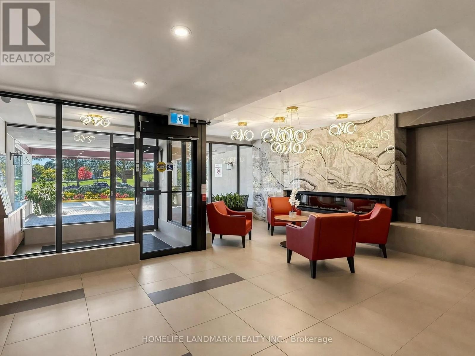 102 - 1555 FINCH AVENUE E