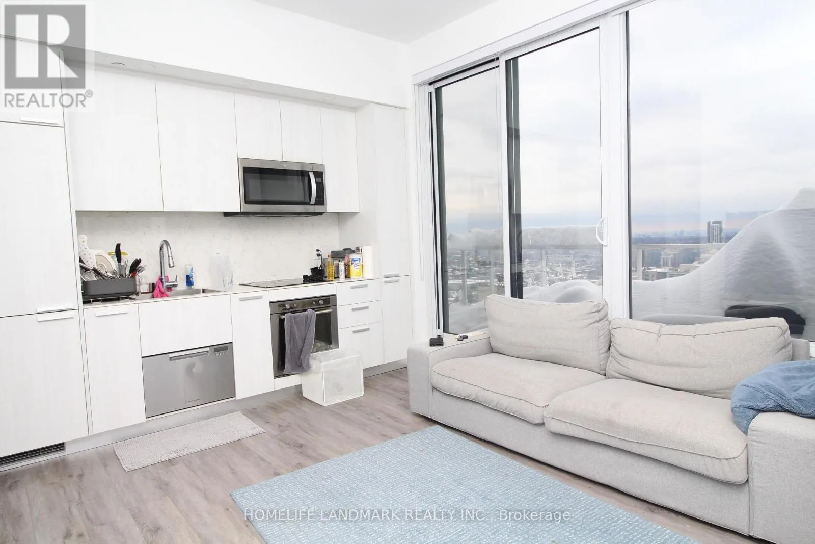 PH603 - 75 CANTERBURY PLACE