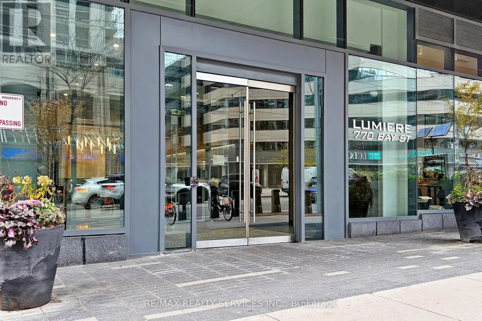 1009 - 770 BAY STREET