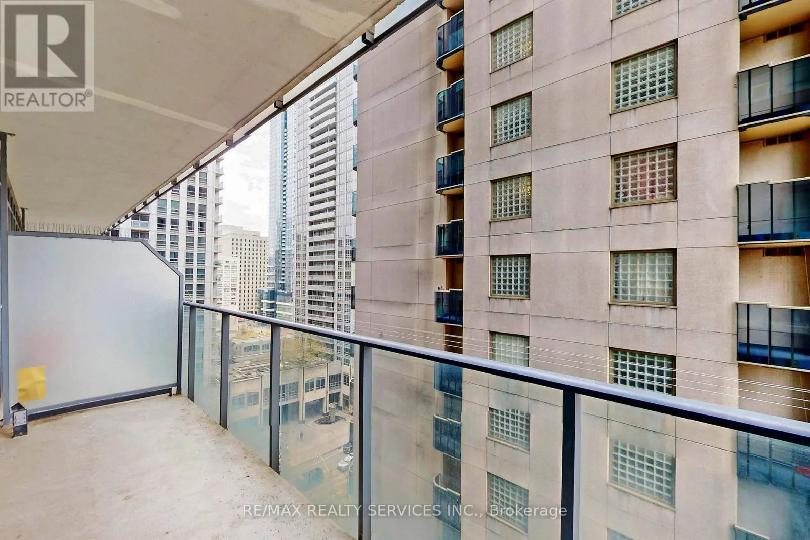 1009 - 770 BAY STREET