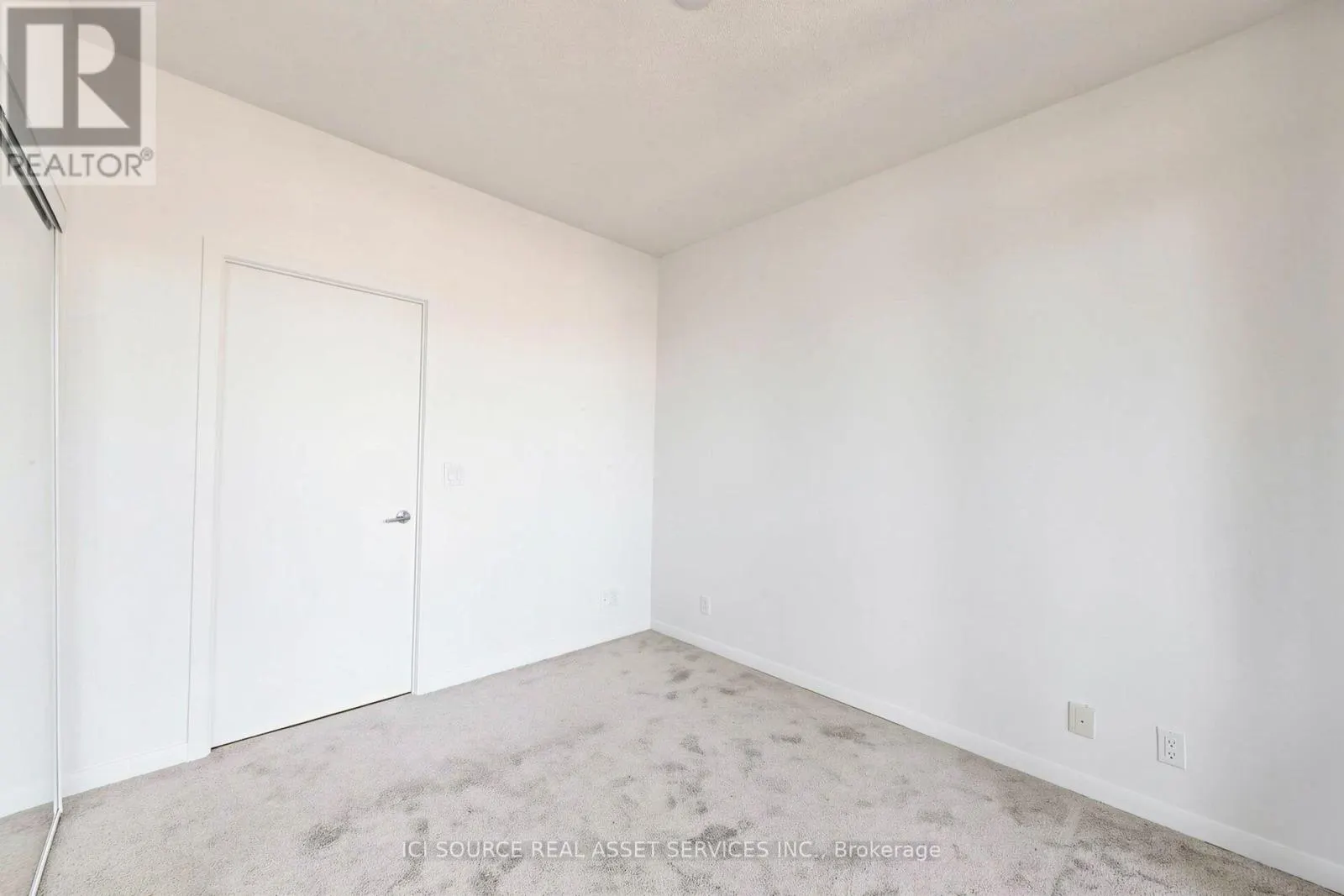 2608 - 832 BAY STREET