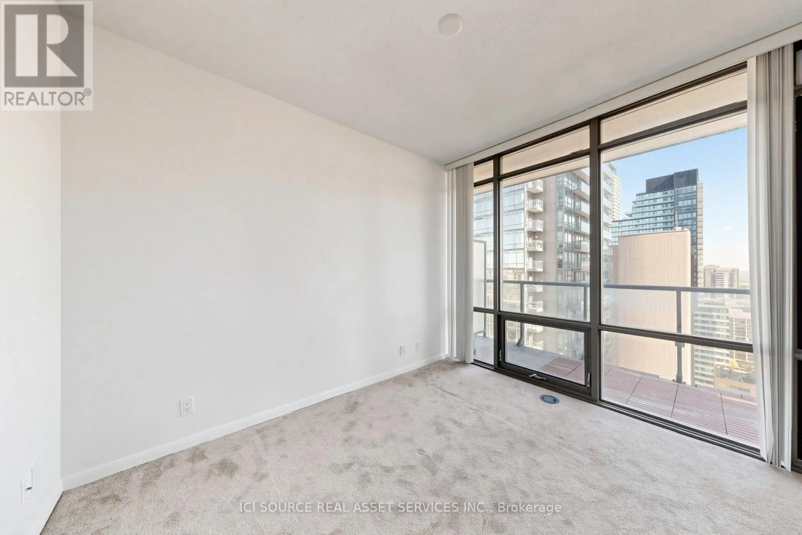 2608 - 832 BAY STREET