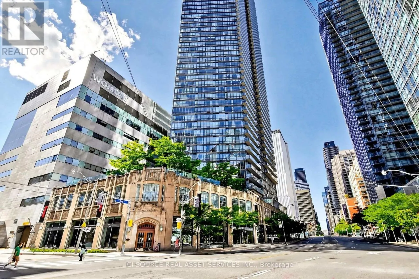 2608 - 832 BAY STREET