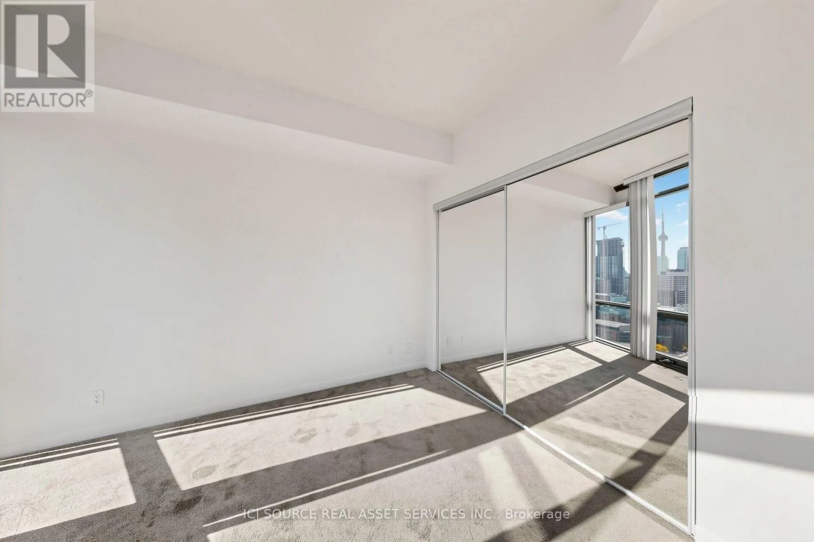2608 - 832 BAY STREET