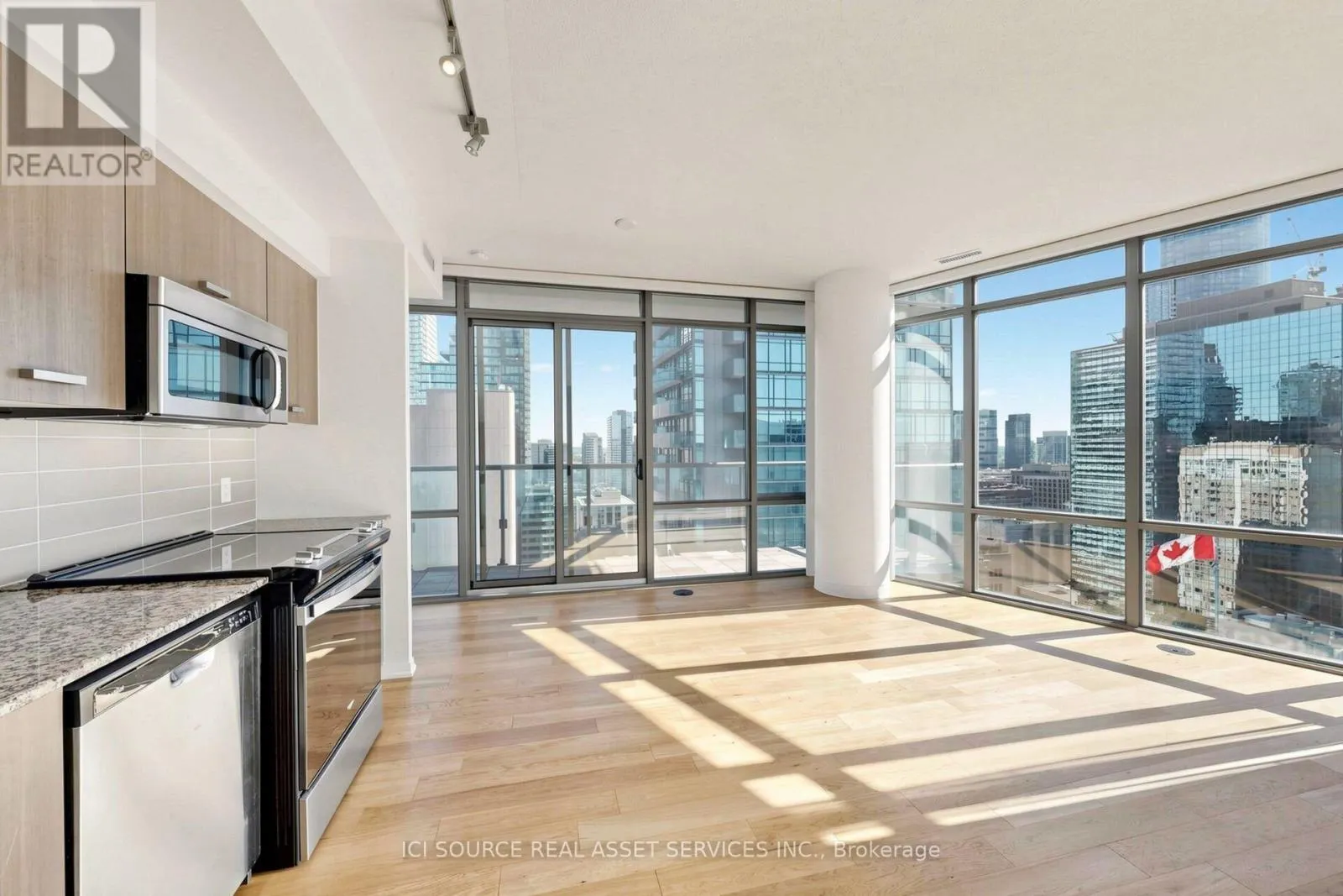 2608 - 832 BAY STREET