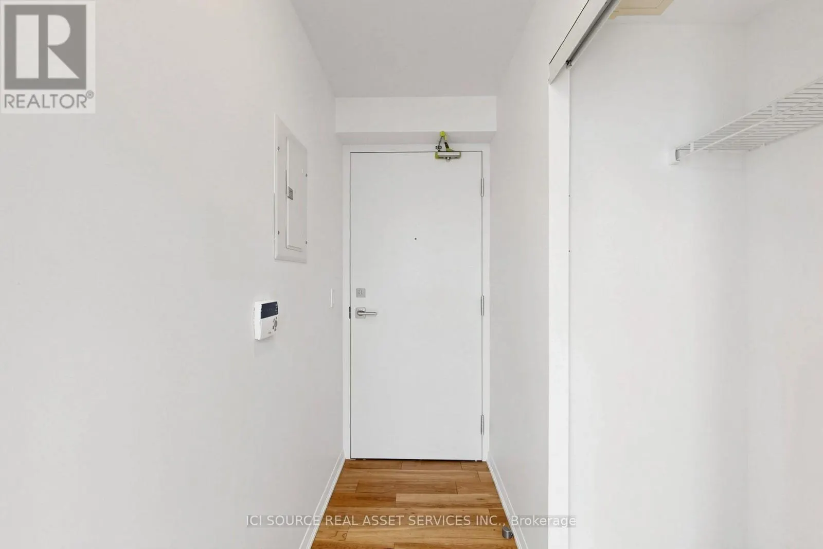 2608 - 832 BAY STREET