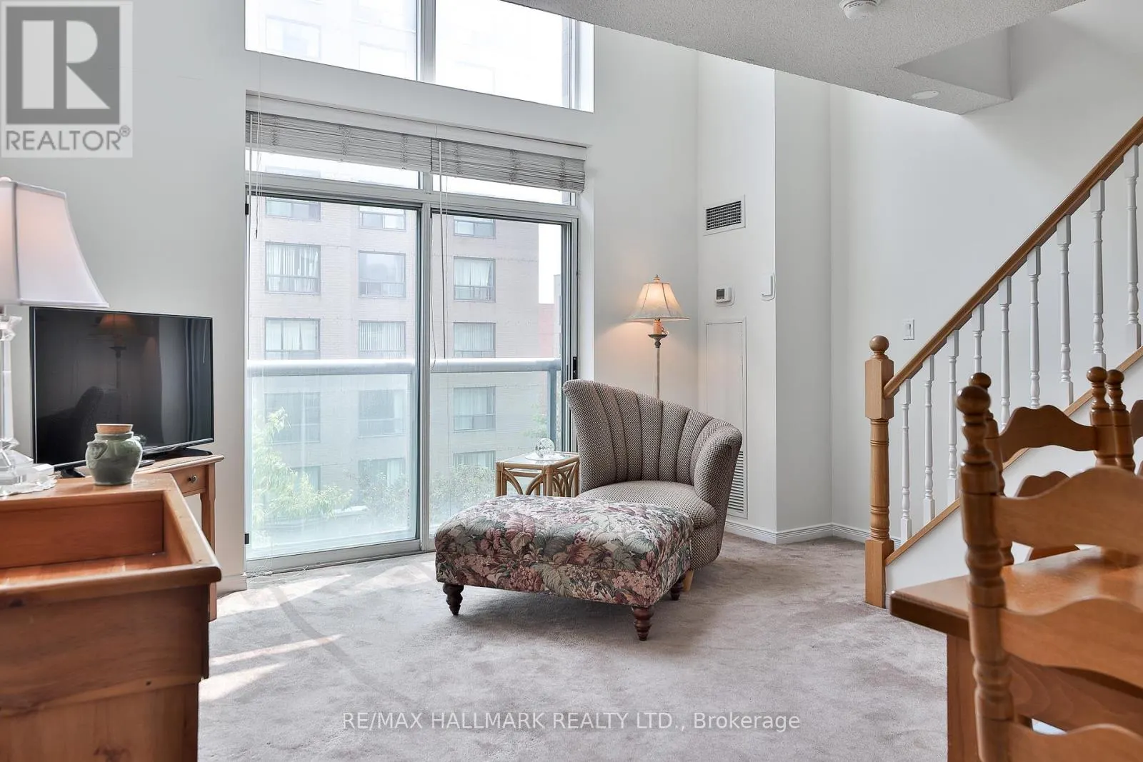 528 - 109 FRONT STREET E