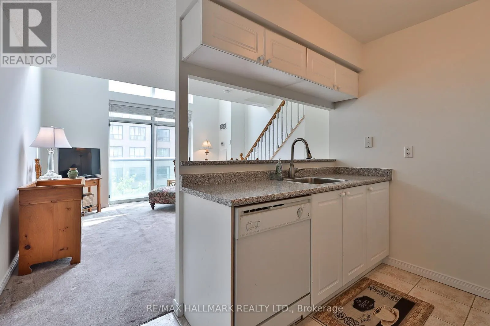 528 - 109 FRONT STREET E