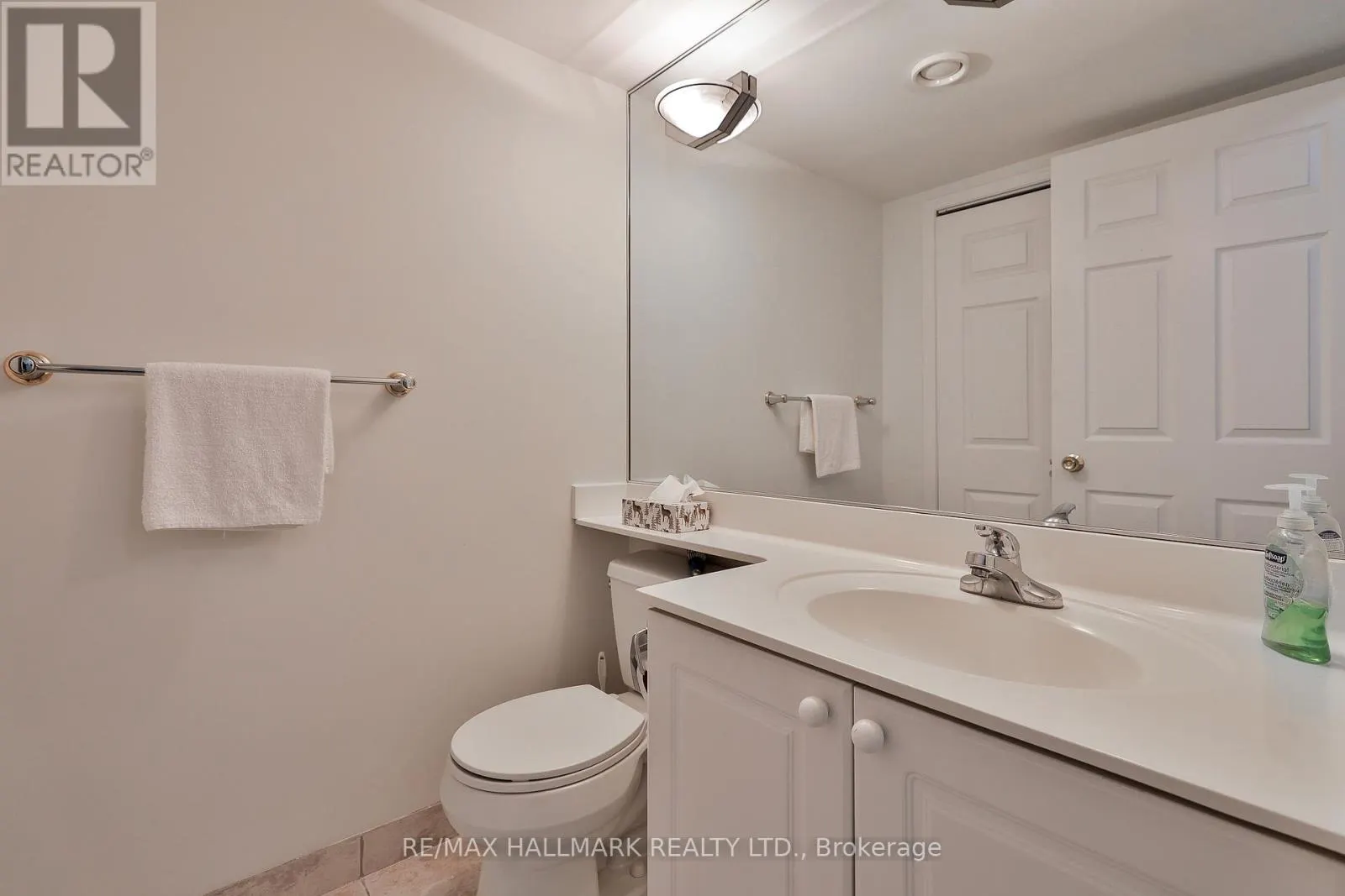 528 - 109 FRONT STREET E