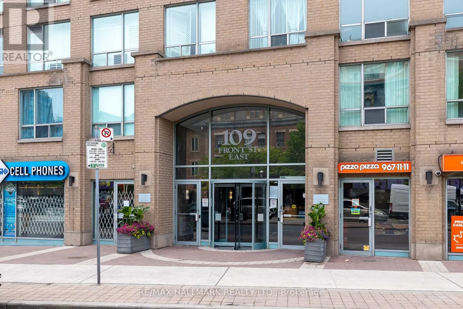 528 - 109 FRONT STREET E