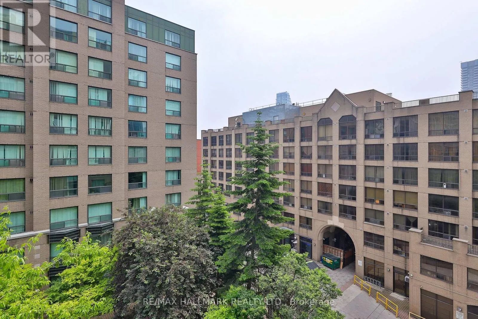 528 - 109 FRONT STREET E