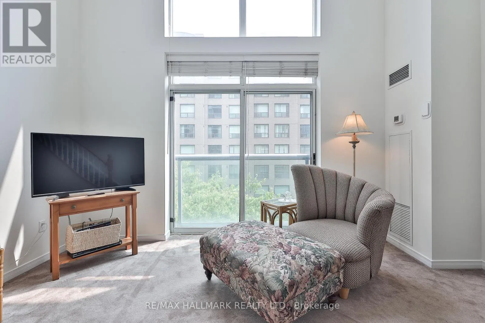 528 - 109 FRONT STREET E