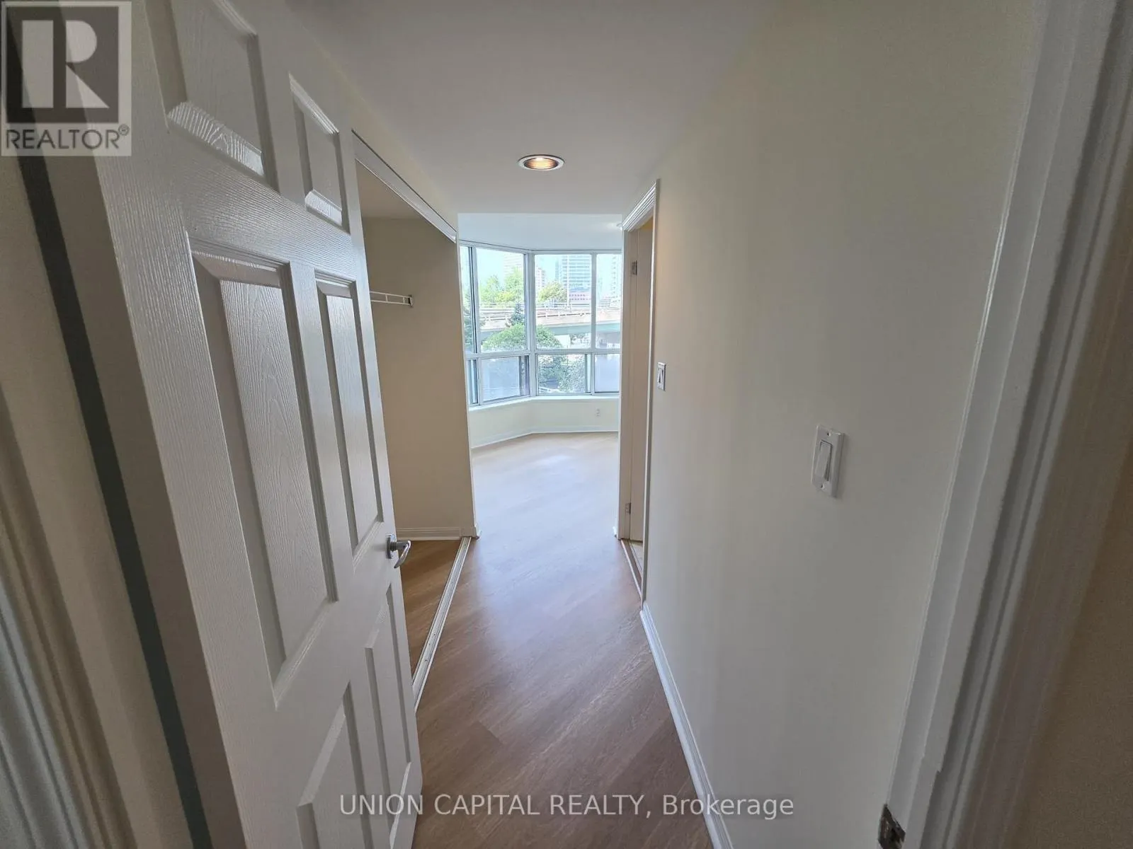 302 - 228 QUEENS QUAY W