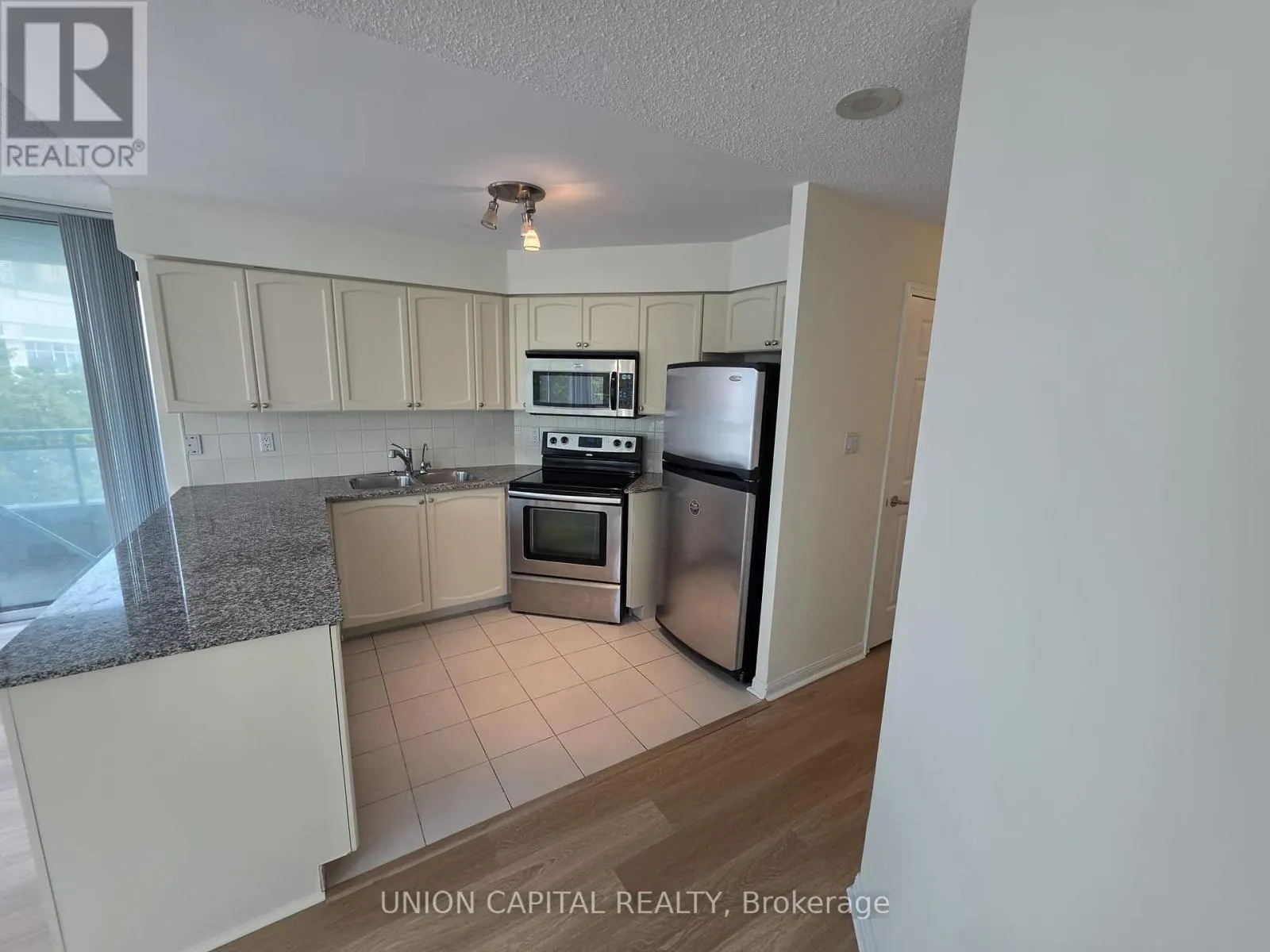 302 - 228 QUEENS QUAY W