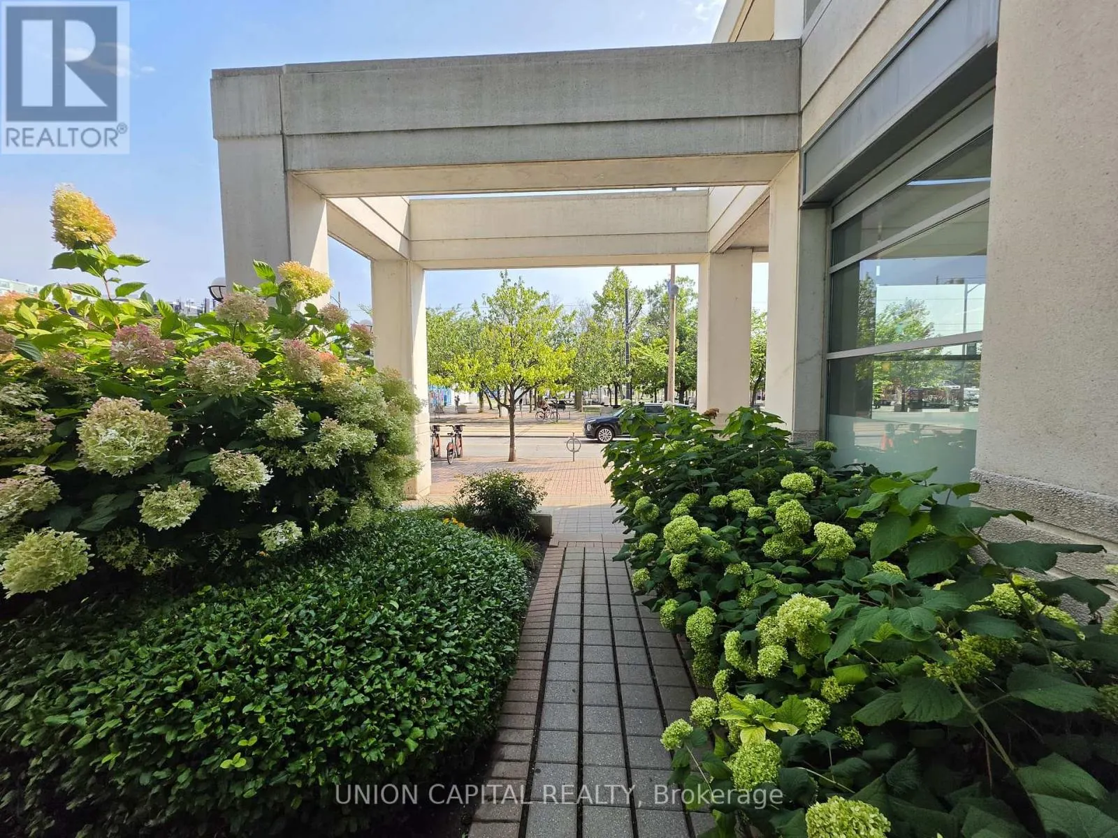 302 - 228 QUEENS QUAY W