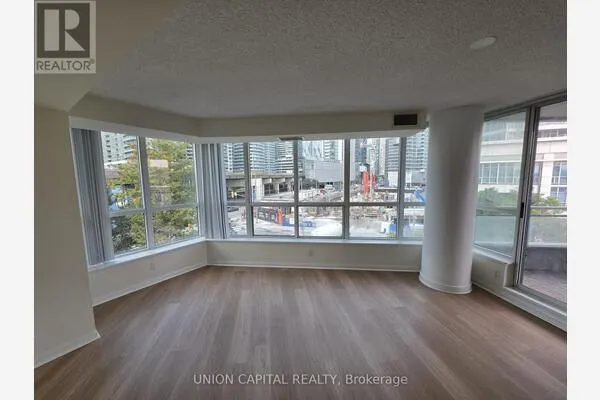 302 - 228 QUEENS QUAY W