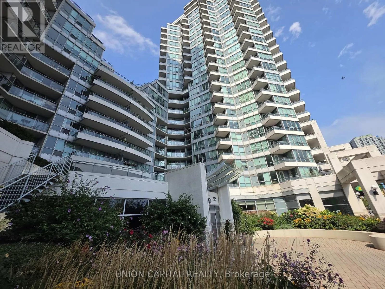 302 - 228 QUEENS QUAY W