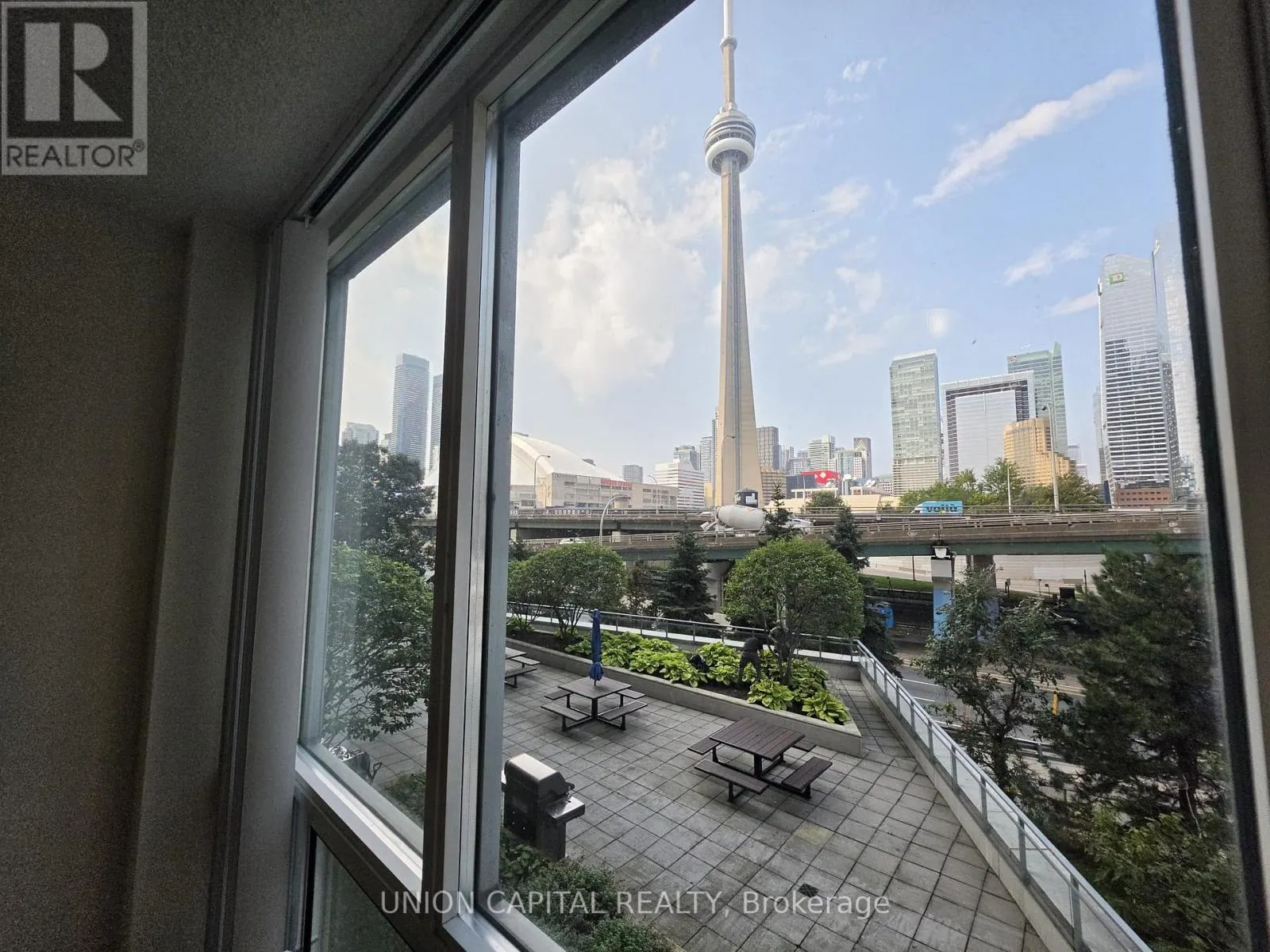302 - 228 QUEENS QUAY W