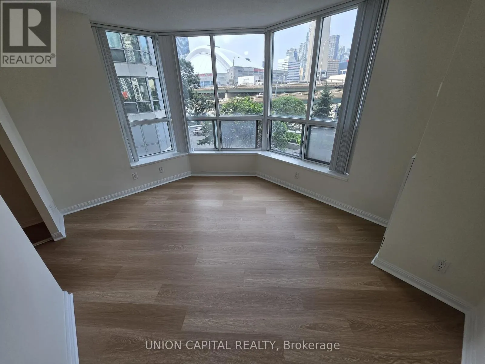 302 - 228 QUEENS QUAY W