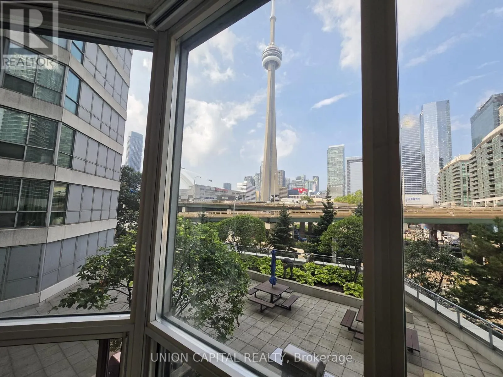 302 - 228 QUEENS QUAY W