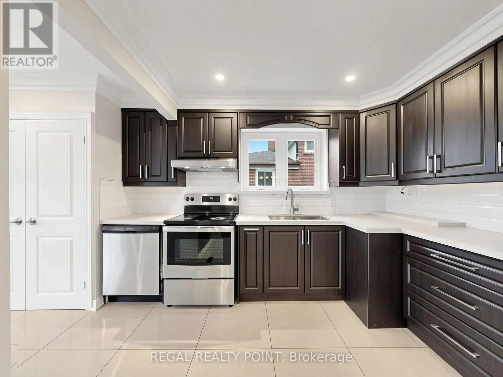 71 CLYDESDALE DRIVE